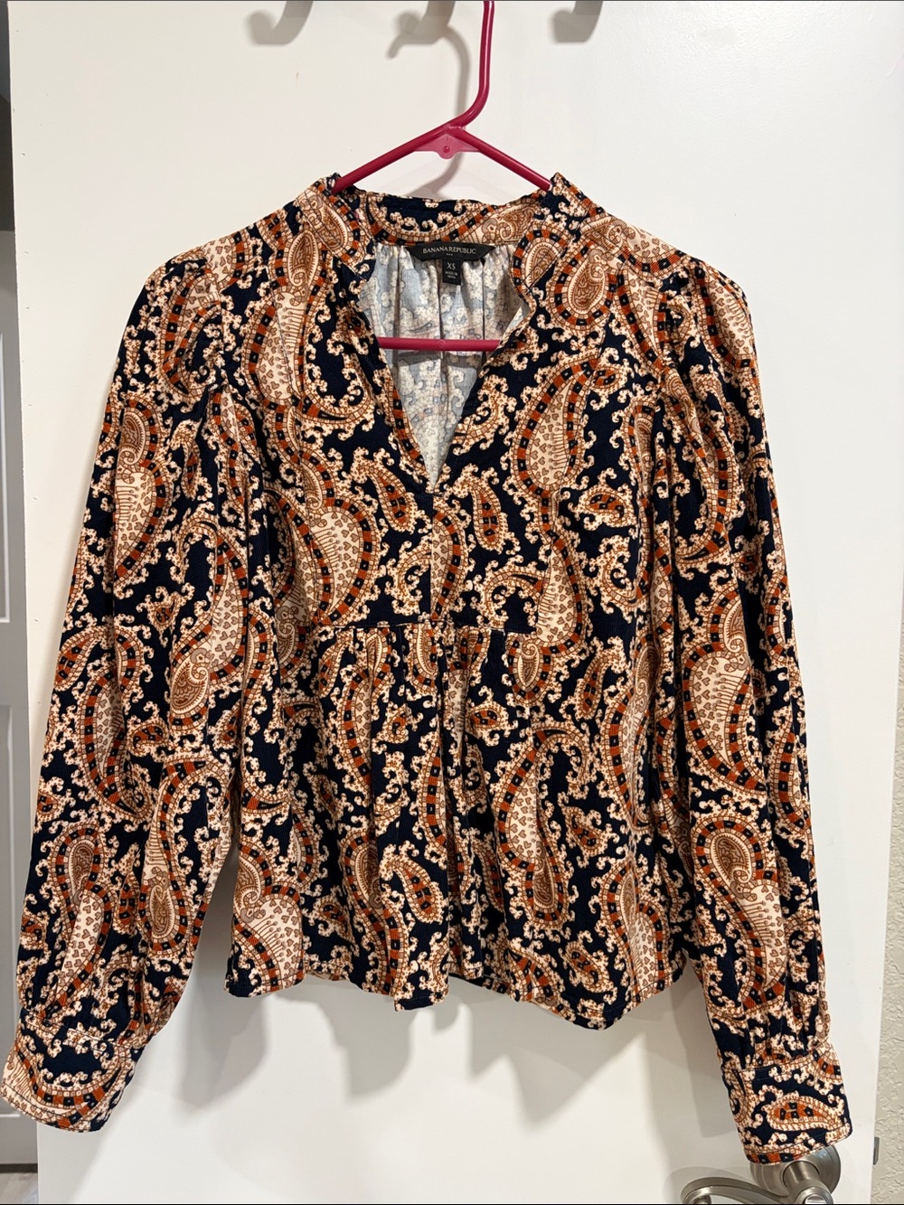 Banana Republic Navy Paisley V-Neck Long Sleeve Blouse with Brown Accents